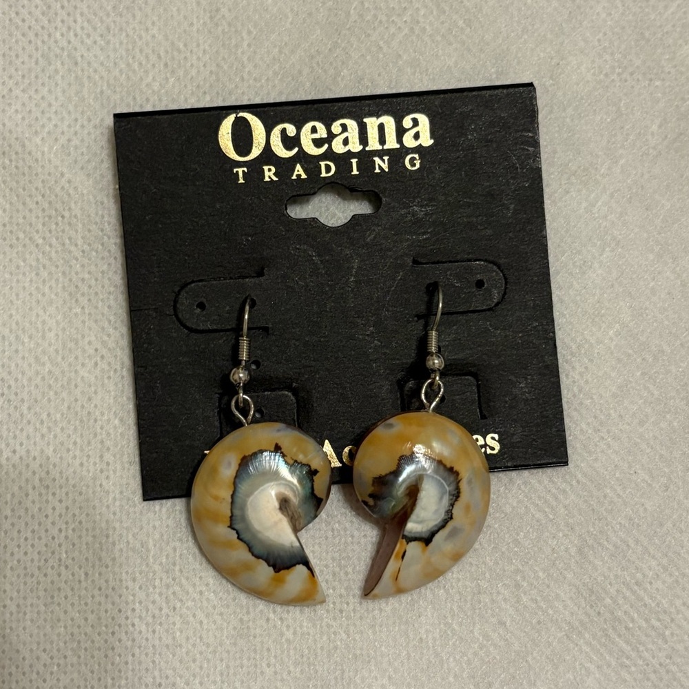 Spiral Shell Earrings - Brown and Cream